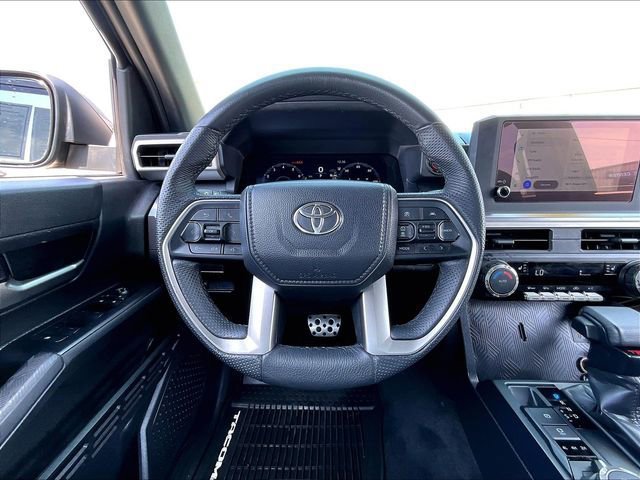 Used 2025 Toyota Tacoma TRD Sport AWD/4WD image 17