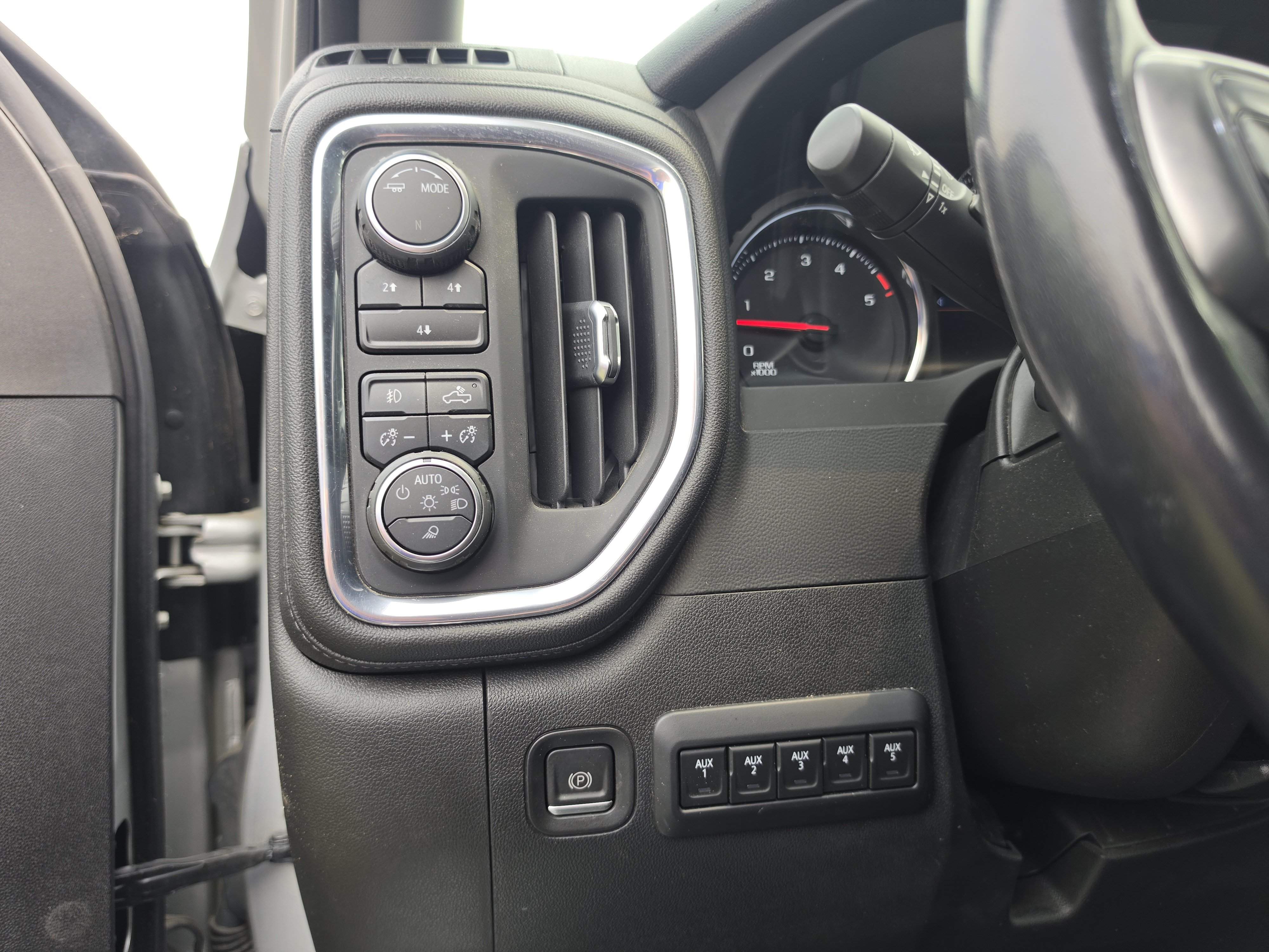 Used 2021 Chevrolet Silverado 3500 LT w/ Convenience Package AWD/4WD image 20