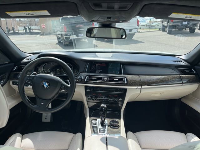Used 2015 BMW 750i RWD image 33