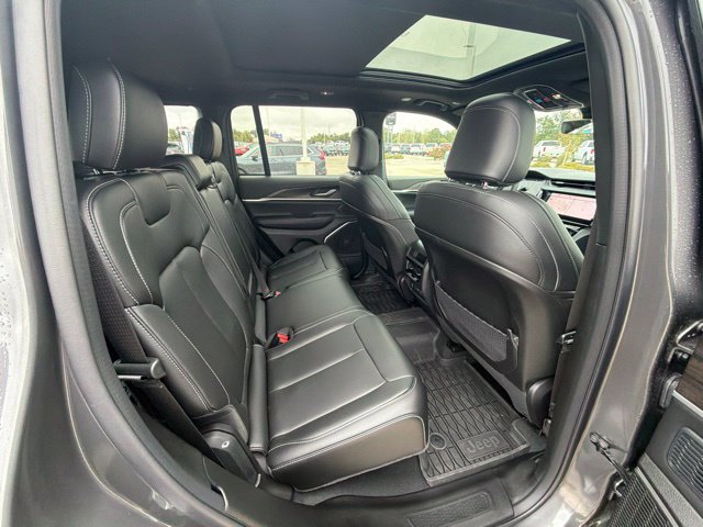 Used 2026 Jeep Grand Cherokee Limited w/ Limited Altitude Package AWD/4WD image 20