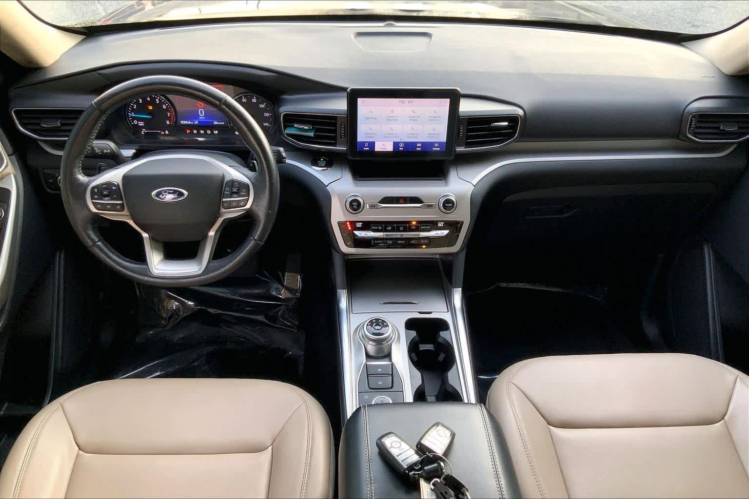 Used 2021 Ford Explorer XLT w/ Equipment Group 202A AWD/4WD image 15