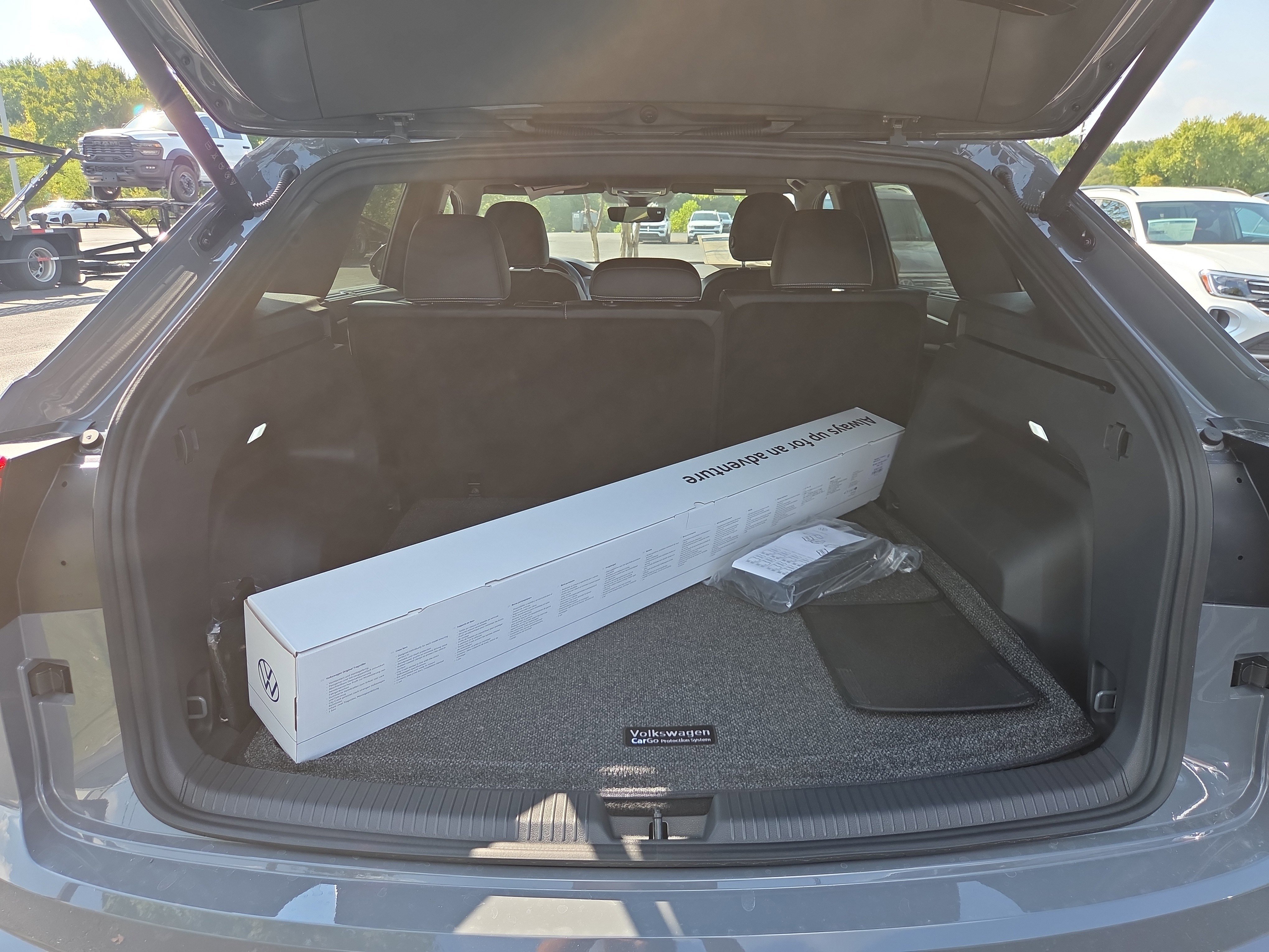 New 2026 Volkswagen Atlas Cross Sport SE image 8