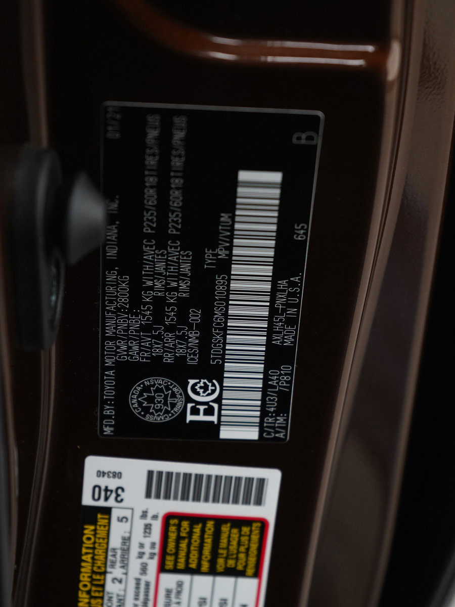 Used 2021 Toyota Sienna Limited image 34