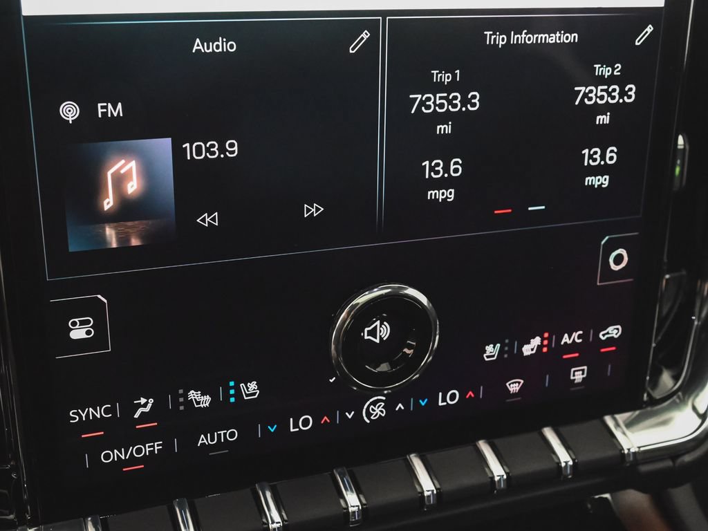 Used 2026 GMC Yukon XL Denali w/ Sun & Power Step Package AWD/4WD image 24