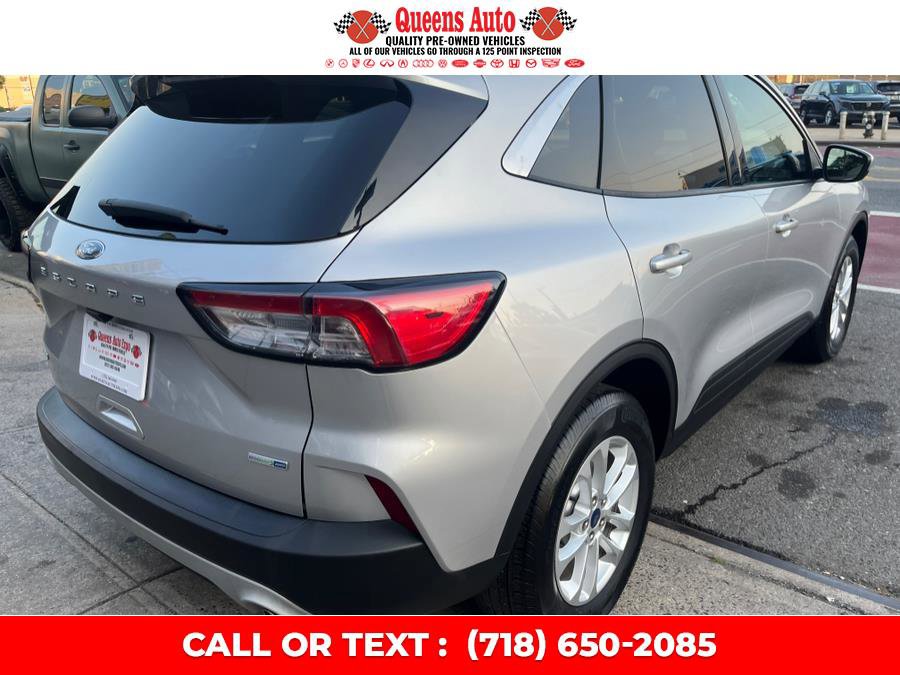 Used 2020 Ford Escape SE image 6