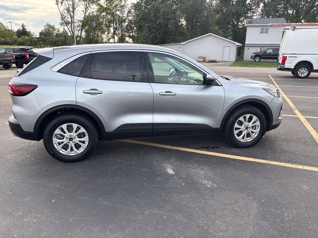 Used 2023 Ford Escape Active AWD/4WD image 1