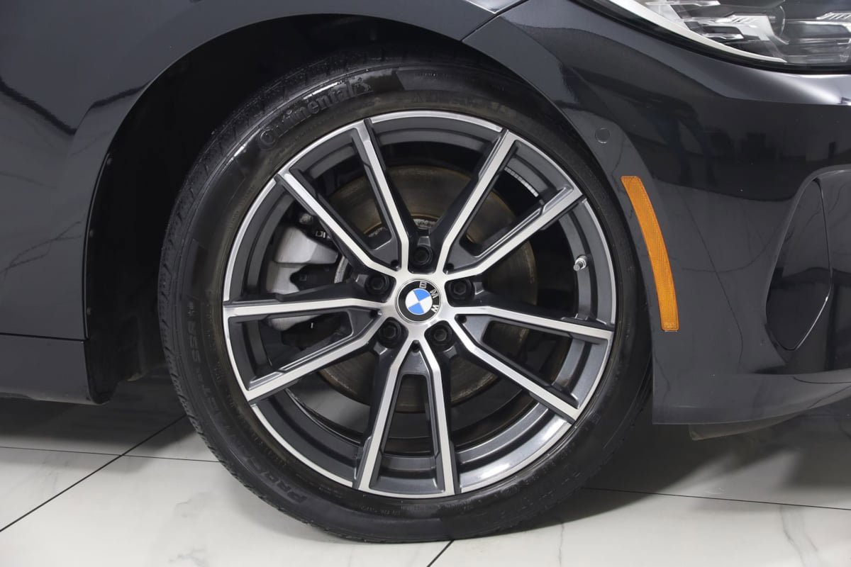 Used 2023 BMW 430i xDrive Convertible w/ Premium Package image 16