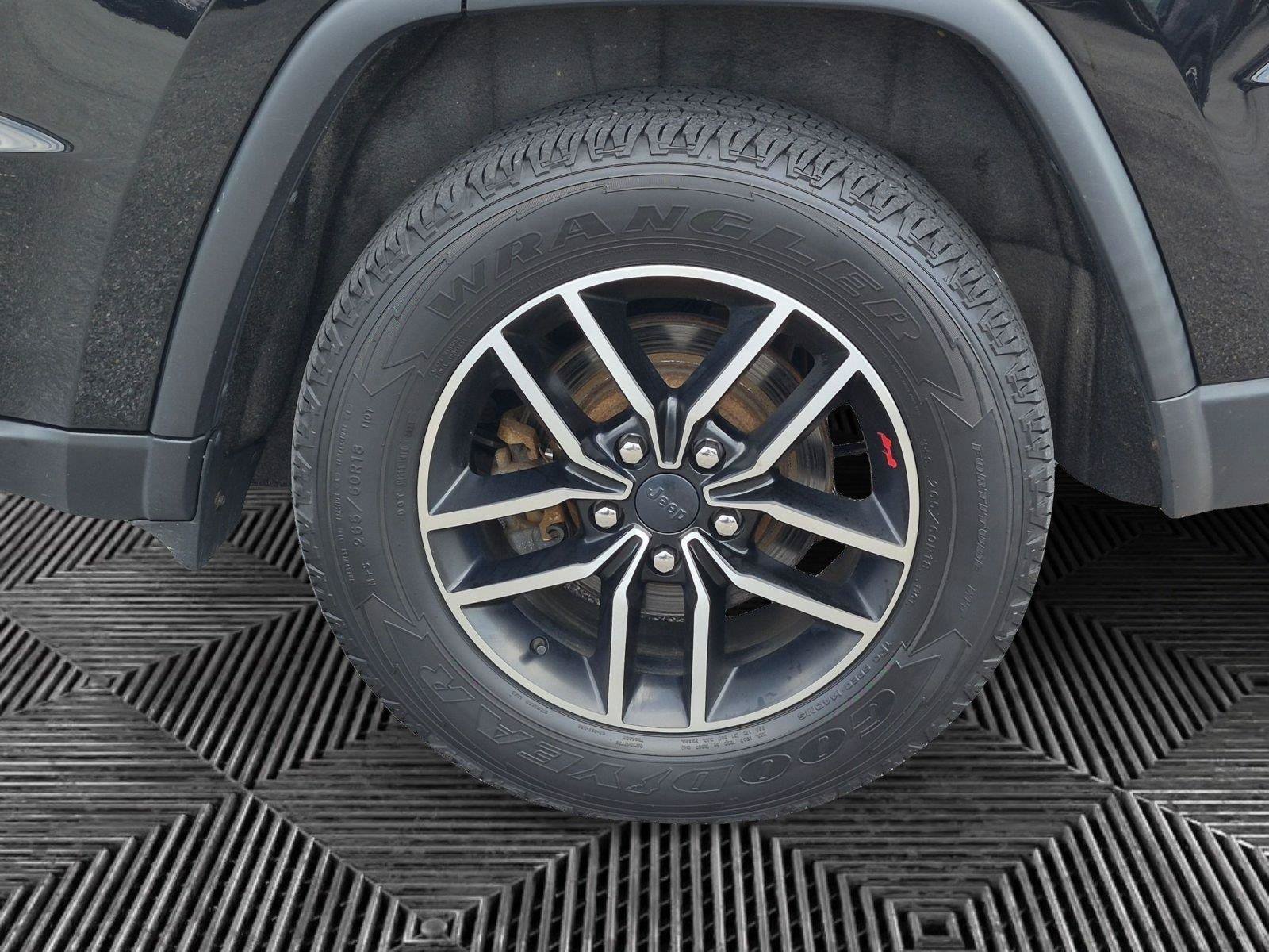 Used 2020 Jeep Grand Cherokee Trailhawk AWD/4WD image 38