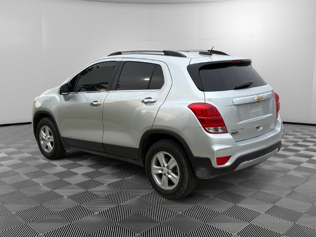 Used 2018 Chevrolet Trax LT w/ LT Convenience Package AWD/4WD image 3