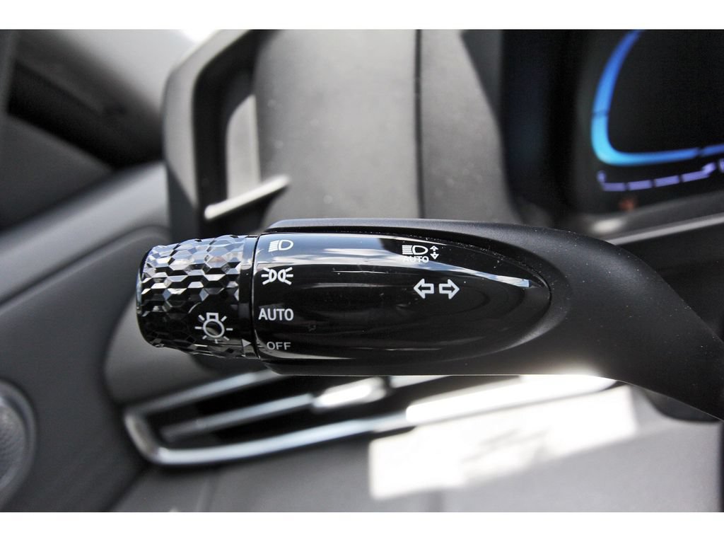 Used 2025 Hyundai Elantra SE FWD image 20