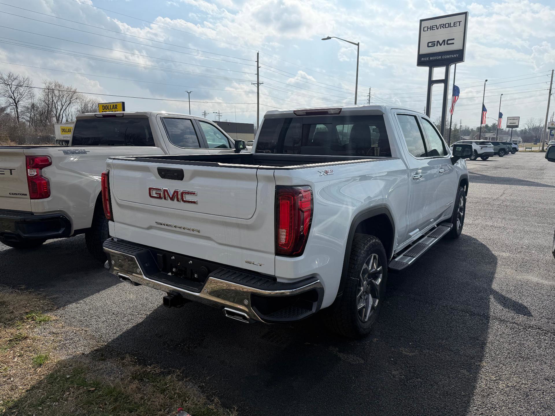New 2026 GMC Sierra 1500 SLT w/ SLT Premium Plus Package image 4