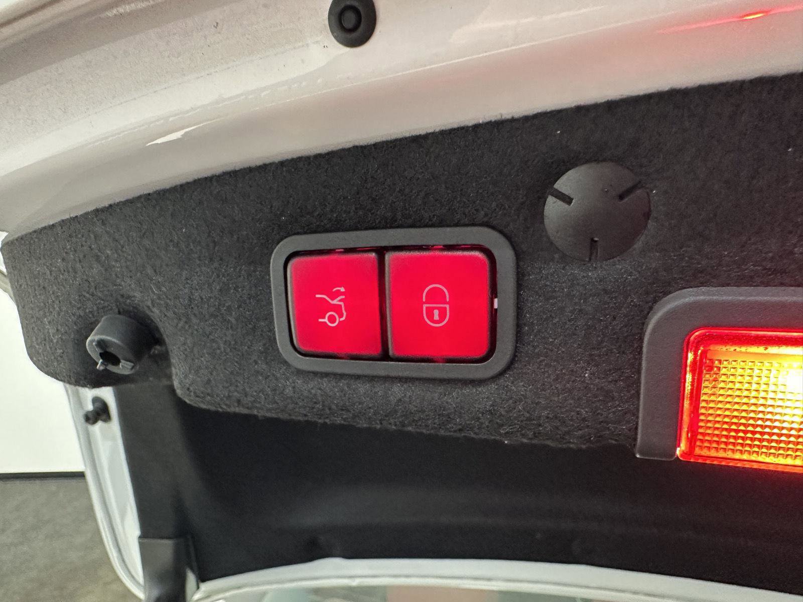 Used 2017 Mercedes-Benz C 300 4MATIC Sedan image 32