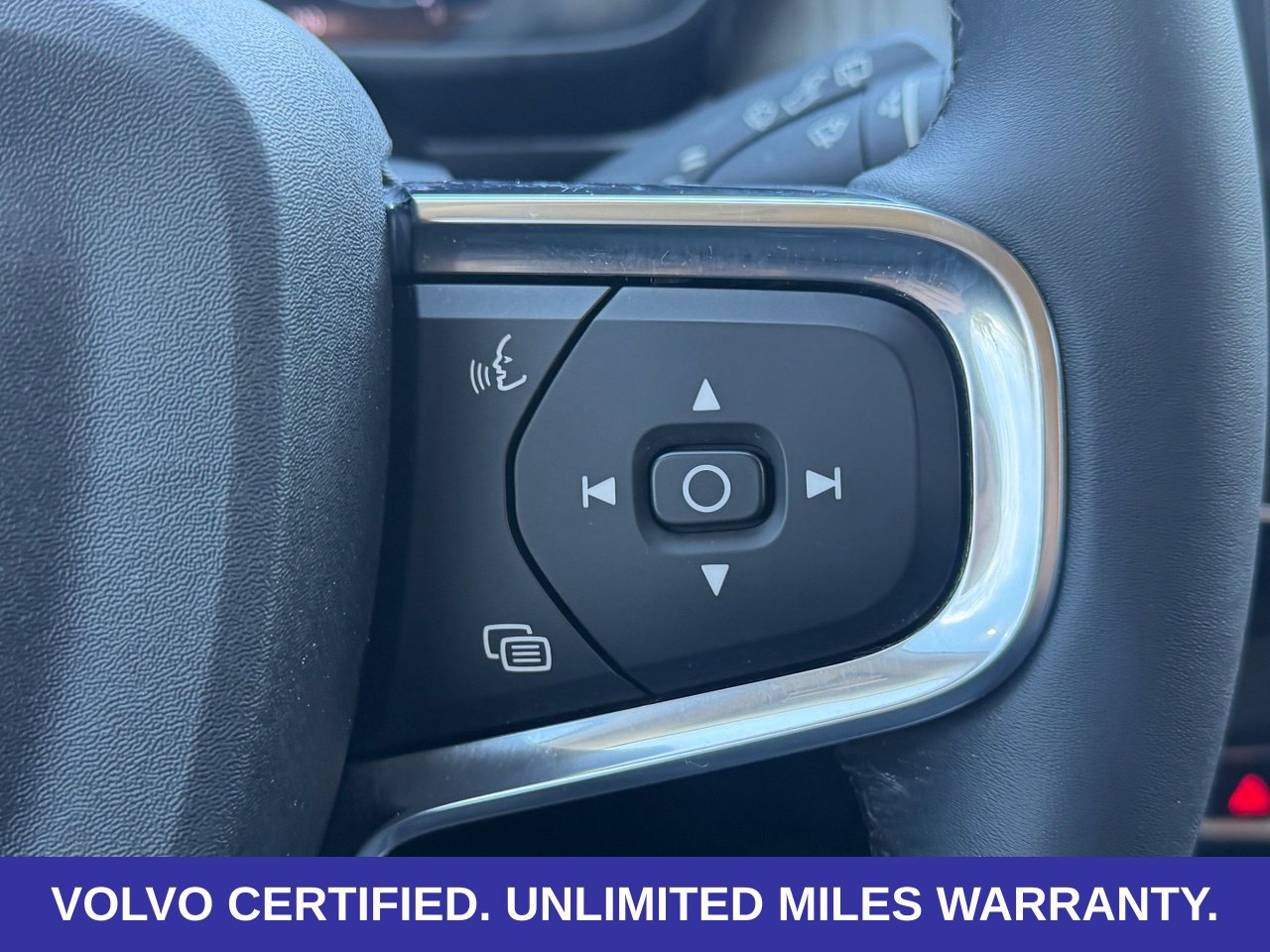 Certified 2024 Volvo XC40 B5 Core AWD/4WD image 24