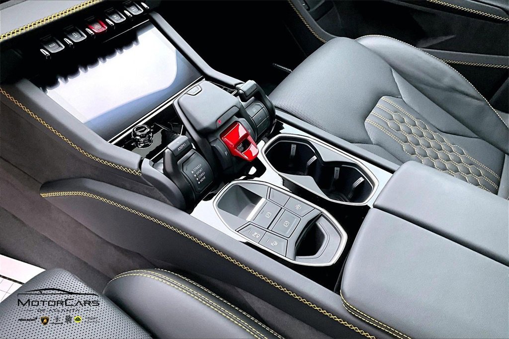 Used 2025 Lamborghini Urus SE image 16