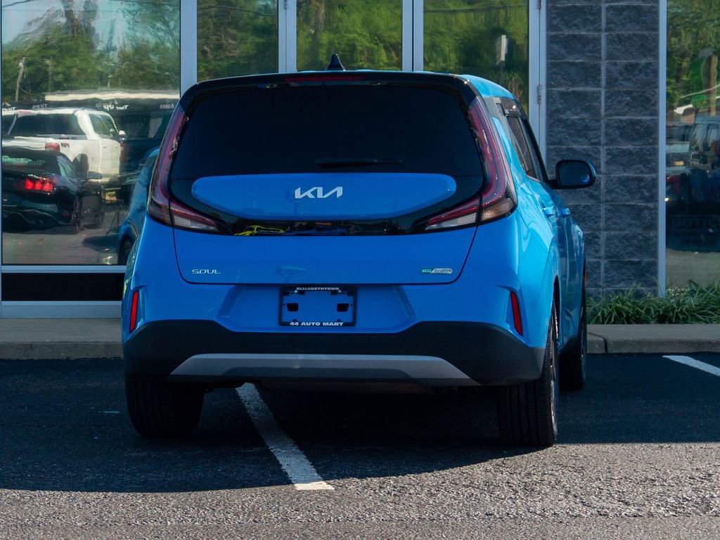 Used 2023 Kia Soul EX image 6