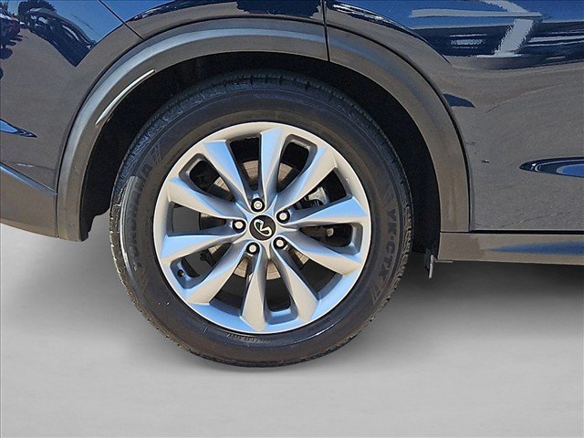 Used 2020 INFINITI QX50 Luxe w/ Navigation Package FWD image 18