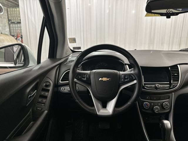 Used 2018 Chevrolet Trax LT w/ LT Convenience Package FWD image 14