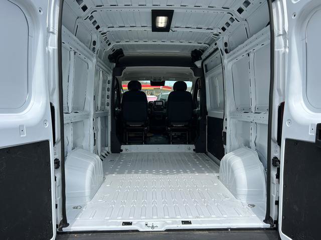 New 2024 RAM ProMaster 2500 w/ Convenience Group image 17