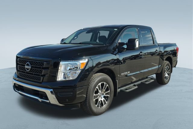 Used 2024 Nissan Titan SV w/ SV Convenience Package image 3