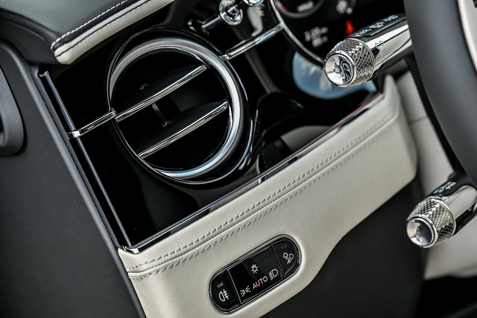 New 2026 Bentley Continental GT Azure AWD/4WD image 34