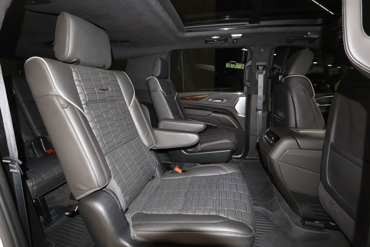 Certified 2024 Cadillac Escalade ESV Sport Platinum w/ LPO, ONYX Package AWD/4WD image 29