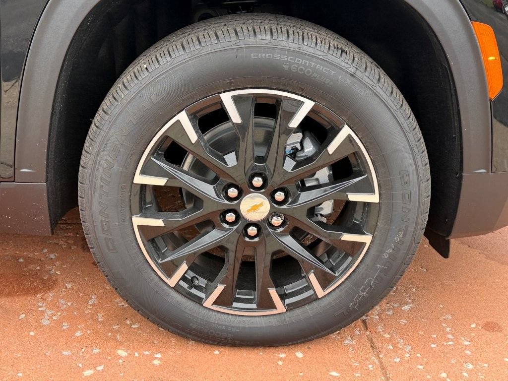 New 2026 Chevrolet Traverse LT w/ Sun and Wheel Package FWD image 7