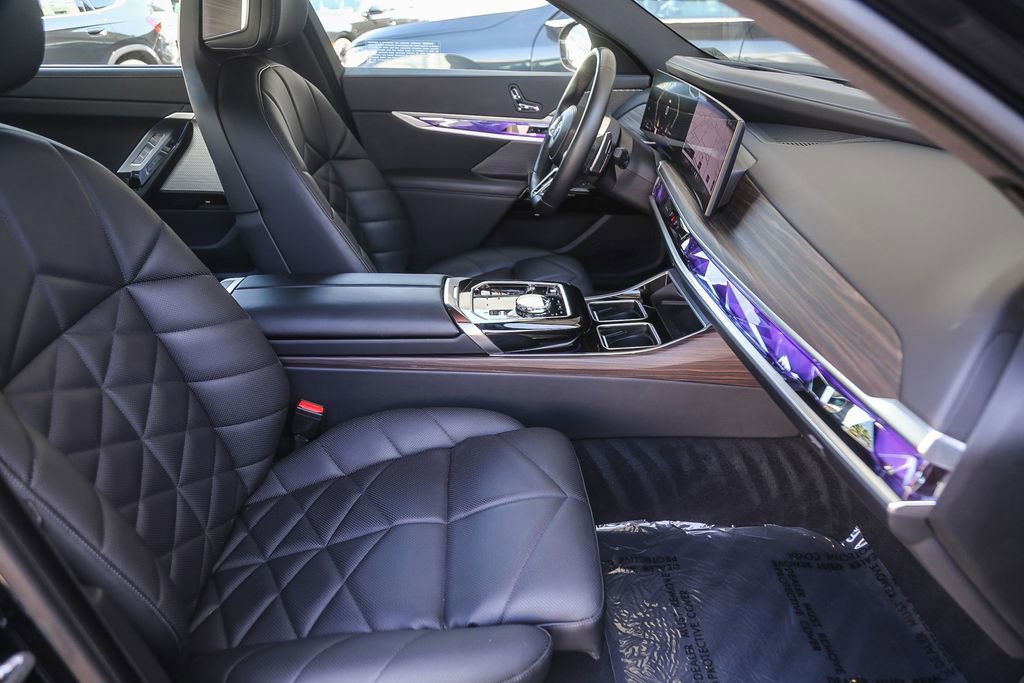 Certified 2023 BMW 740i w/ Parking Assistance Package RWD image 13