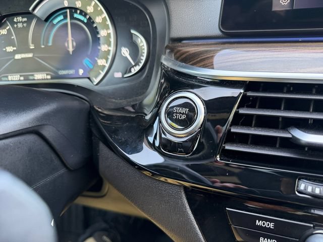 Used 2019 BMW 530e xDrive AWD/4WD image 26