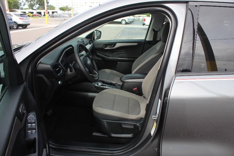 Used 2022 Ford Escape SE w/ SE Sport Appearance Package image 10
