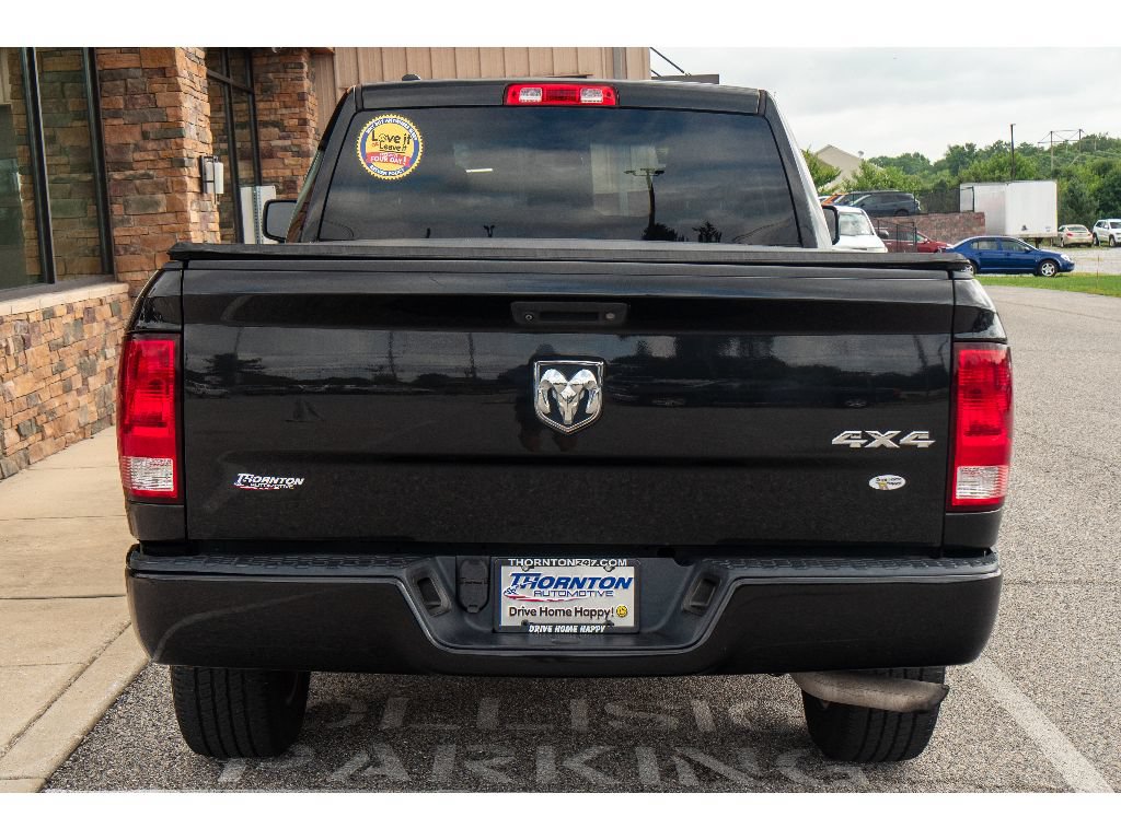 Used 2018 RAM 1500 Express w/ Express Value Package AWD/4WD image 4