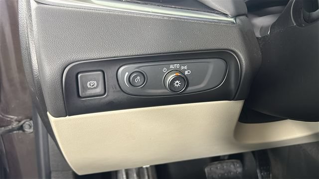 Used 2018 Buick Enclave Essence w/ Trailering Package FWD image 19