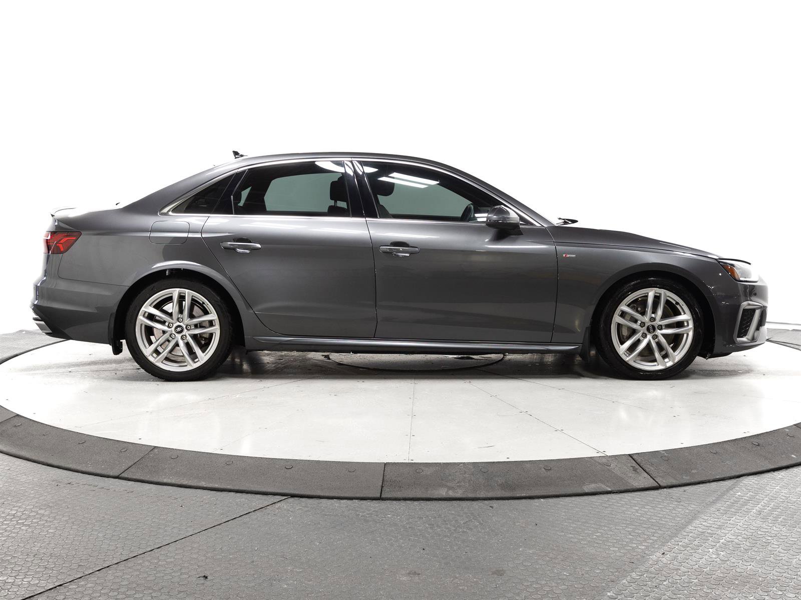 Used 2022 Audi A4 2.0T Premium Plus image 12