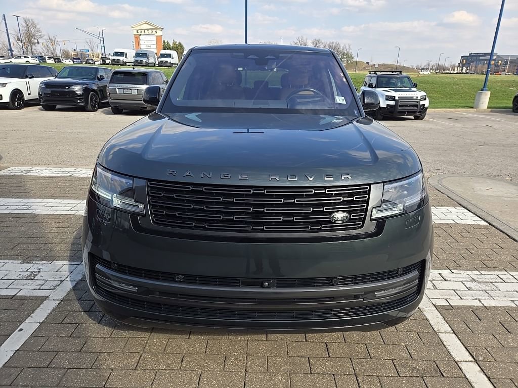 Used 2023 Land Rover Range Rover SE image 2