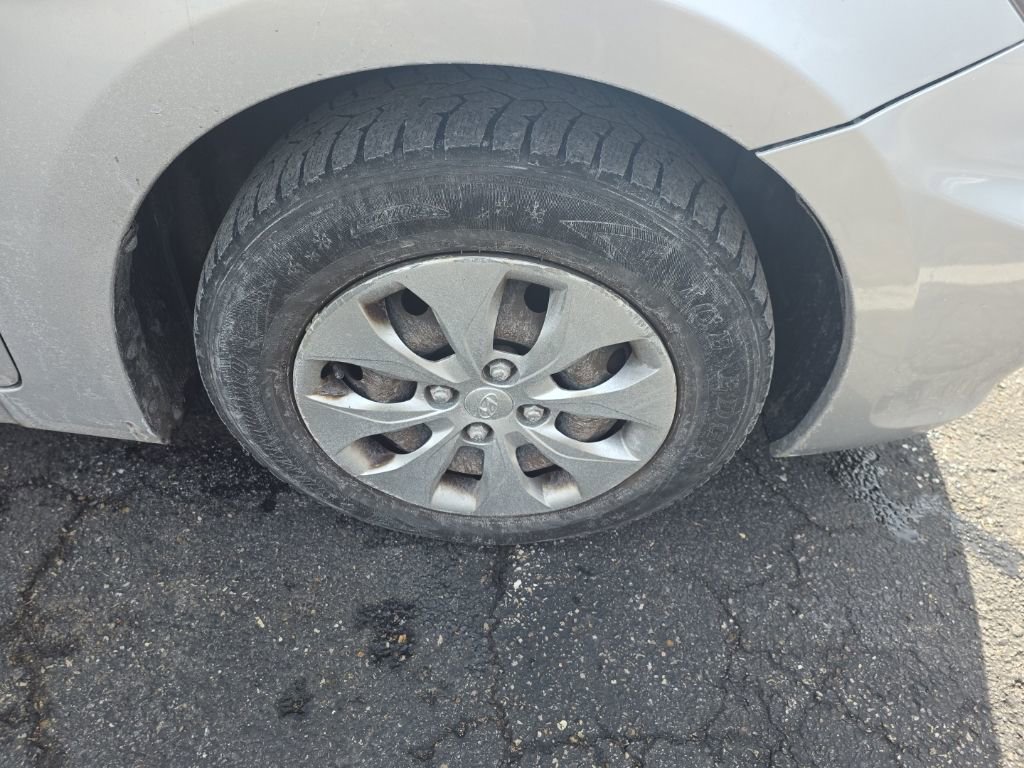 Used 2016 Hyundai Accent SE image 5