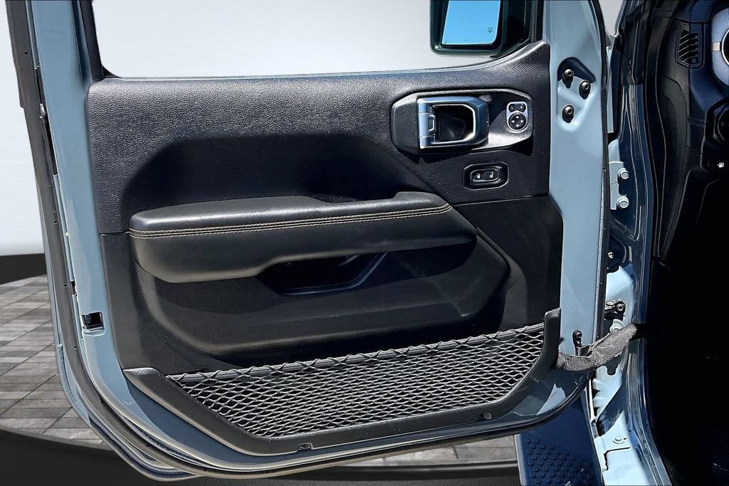 Used 2025 Jeep Wrangler Unlimited Sahara AWD/4WD image 13