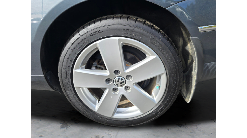 Used 2009 Volkswagen Passat Komfort FWD image 34