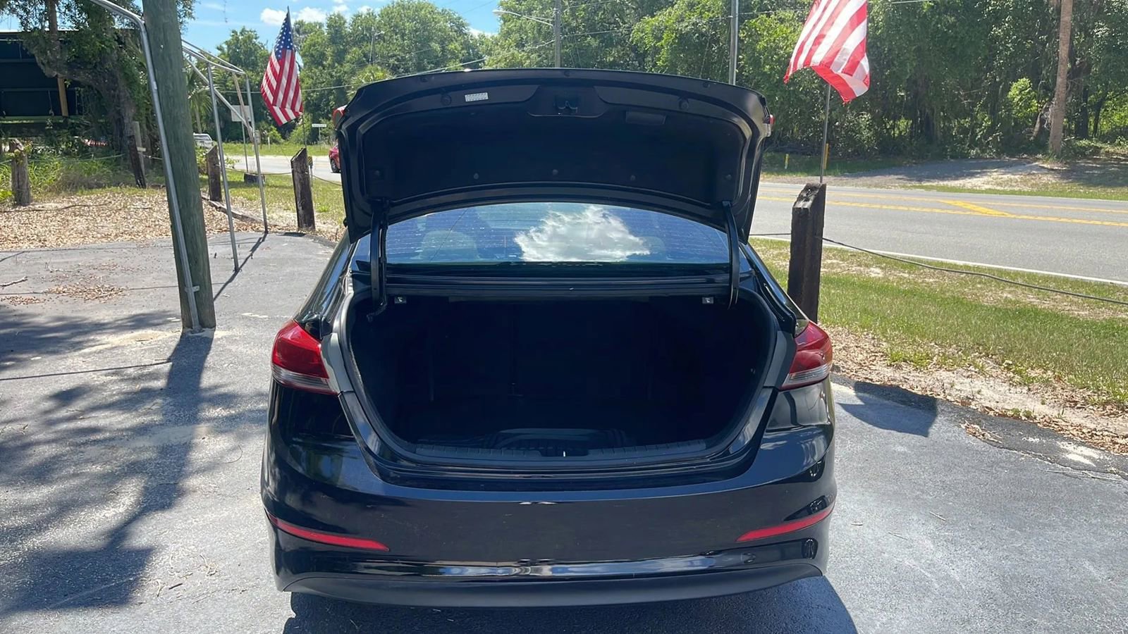 Used 2017 Hyundai Elantra SE FWD image 23