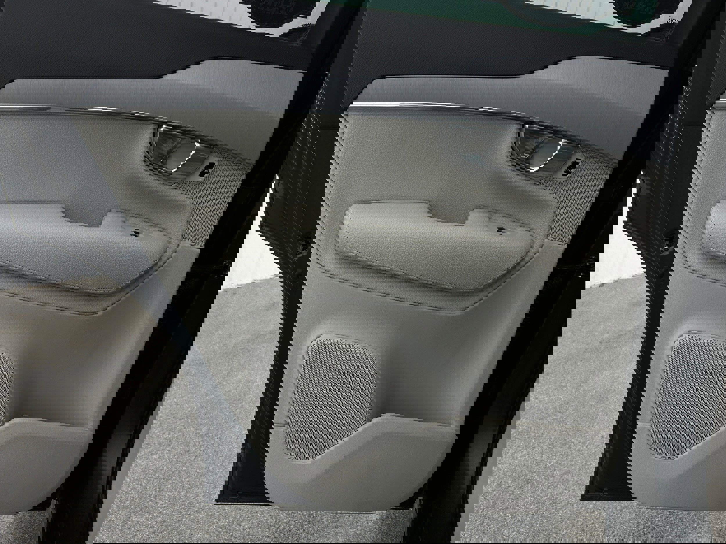 Used 2021 Volvo XC90 T5 Momentum w/ Advanced Package image 26