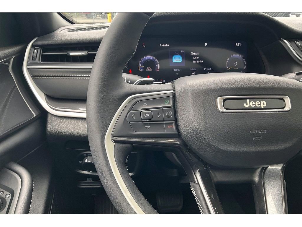 Used 2023 Jeep Grand Cherokee Altitude AWD/4WD image 18