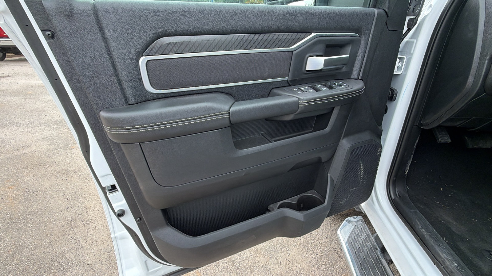 New 2026 RAM 3500 Big Horn AWD/4WD image 14