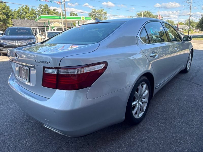Used 2007 Lexus LS 460 L w/ Luxury Pkg RWD image 5