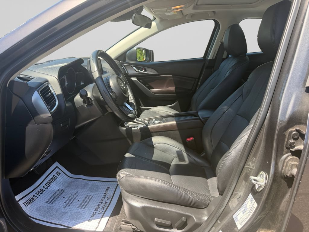 Used 2018 MAZDA MAZDA3 Grand Touring FWD image 10