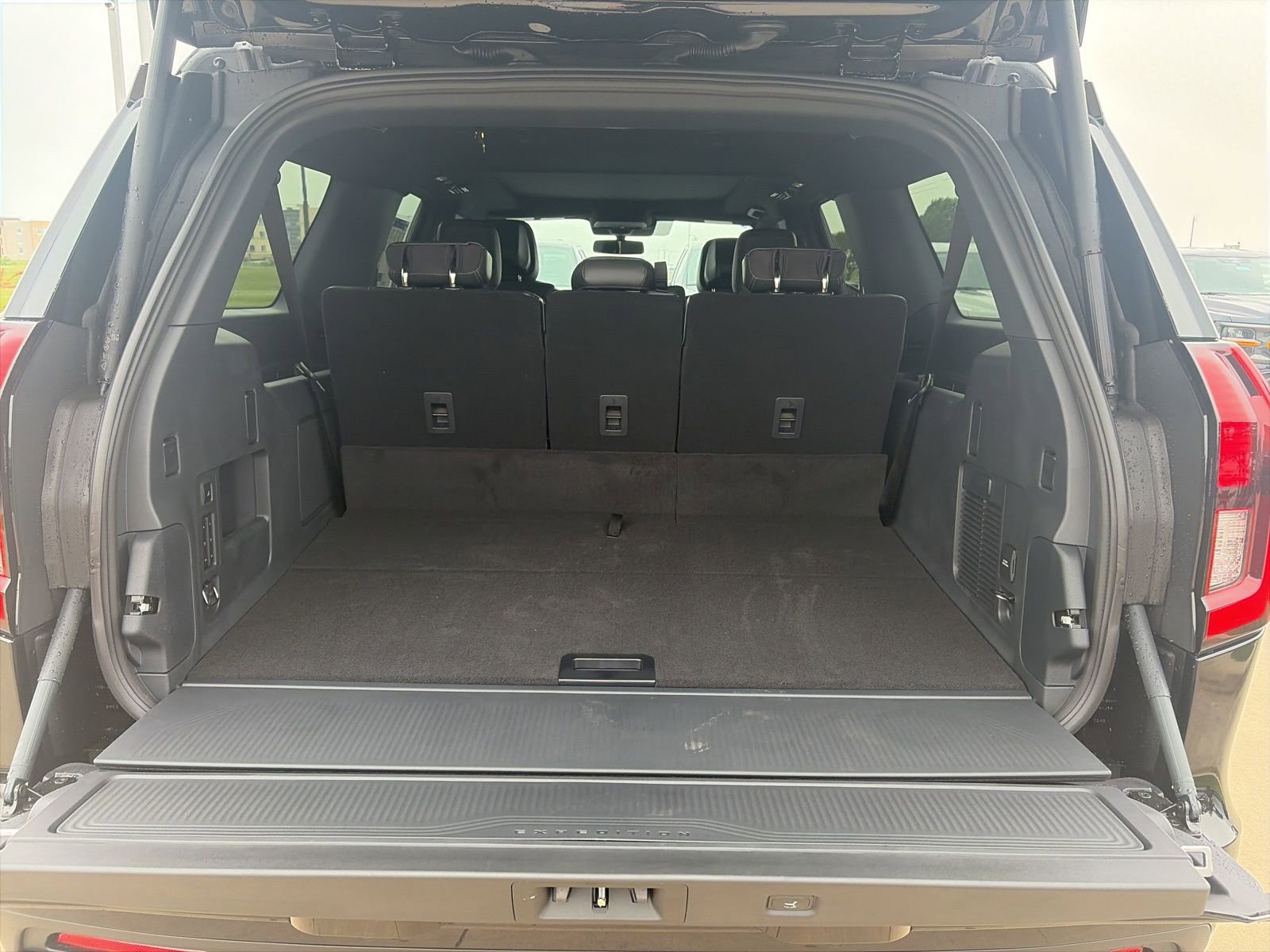 New 2026 Ford Expedition Max Platinum w/ Stealth Appearance Package AWD/4WD image 24