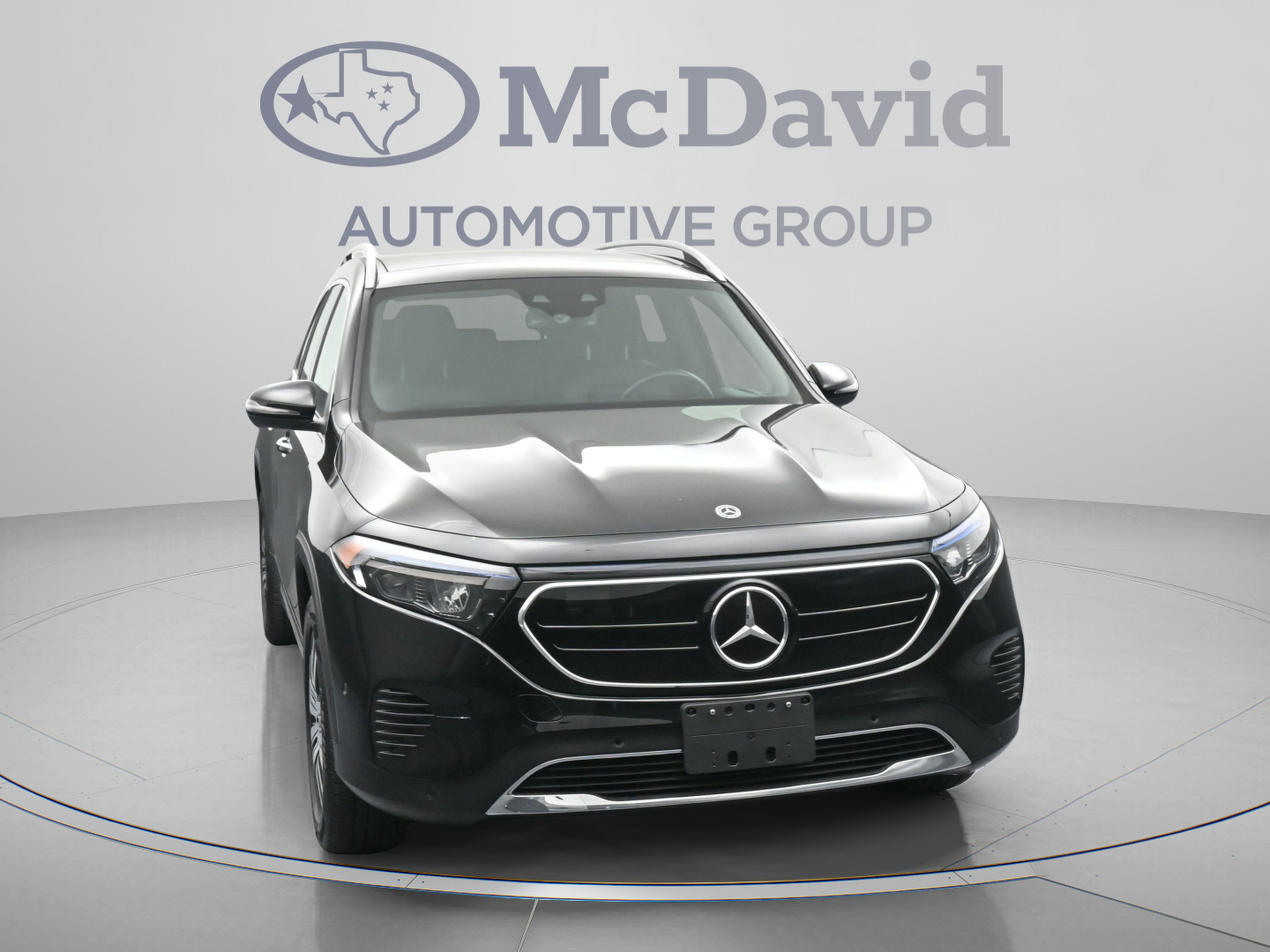Used 2023 Mercedes-Benz EQB 300 4MATIC image 2