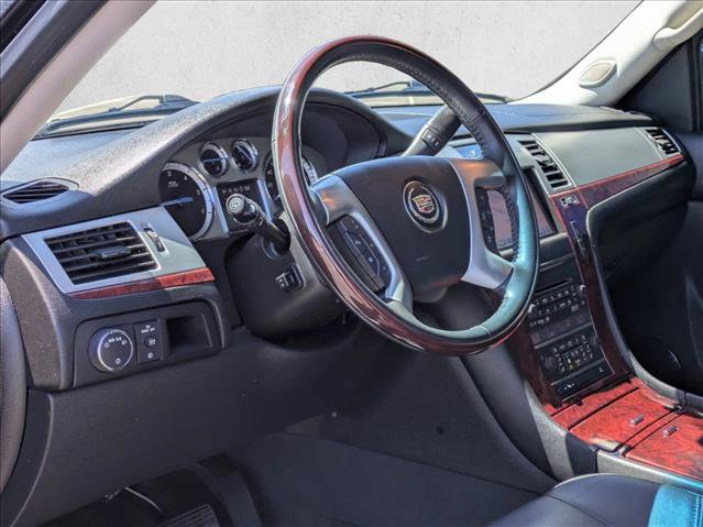 Used 2013 Cadillac Escalade Premium RWD image 10