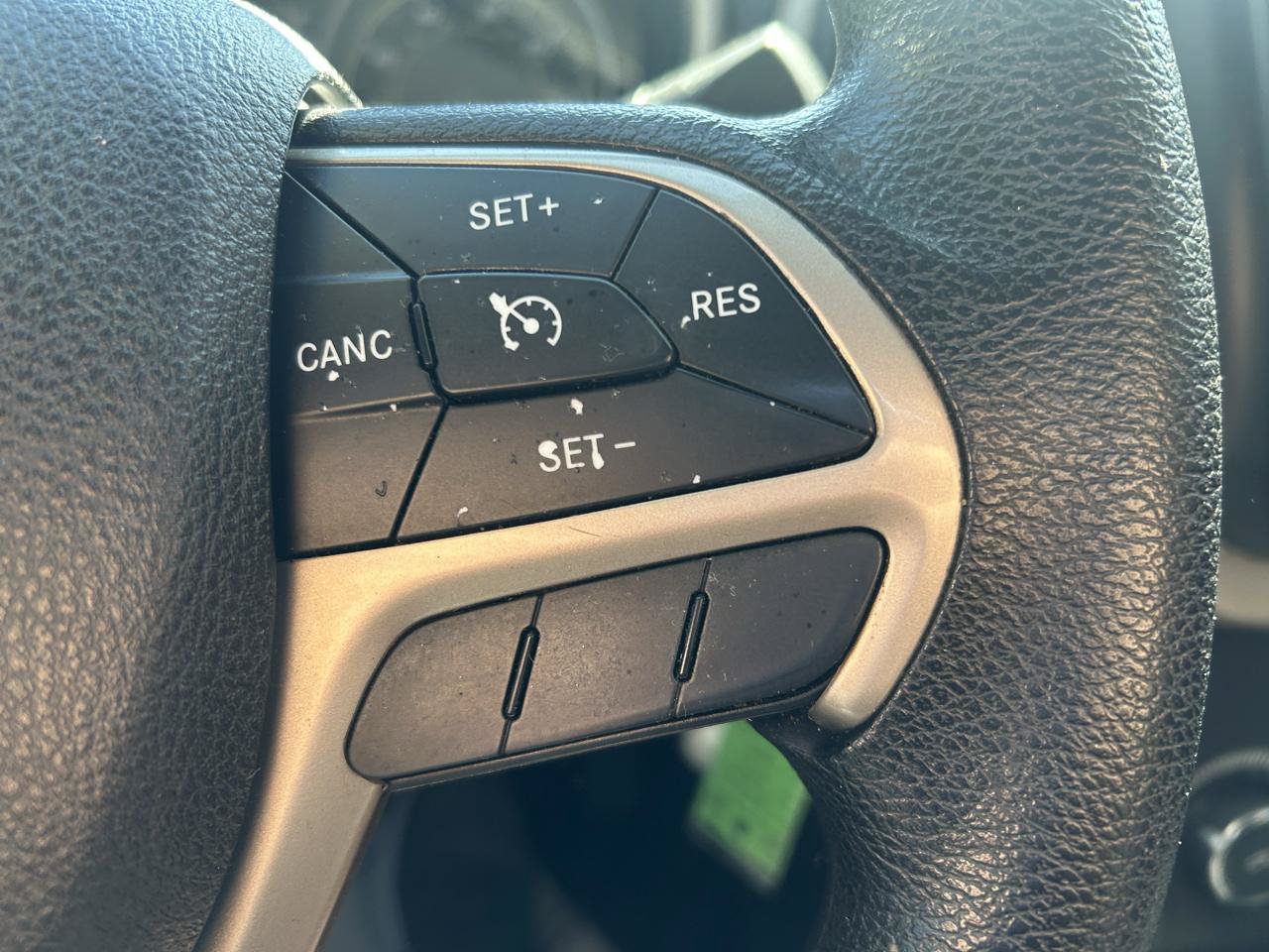 Used 2014 Jeep Cherokee Sport FWD image 19