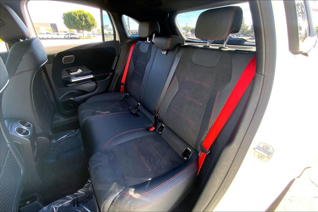 Used 2024 Mercedes-Benz GLA 35 AMG 4MATIC image 20