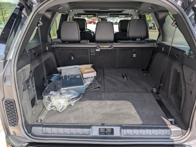 Certified 2024 Land Rover Discovery Dynamic SE AWD/4WD image 23