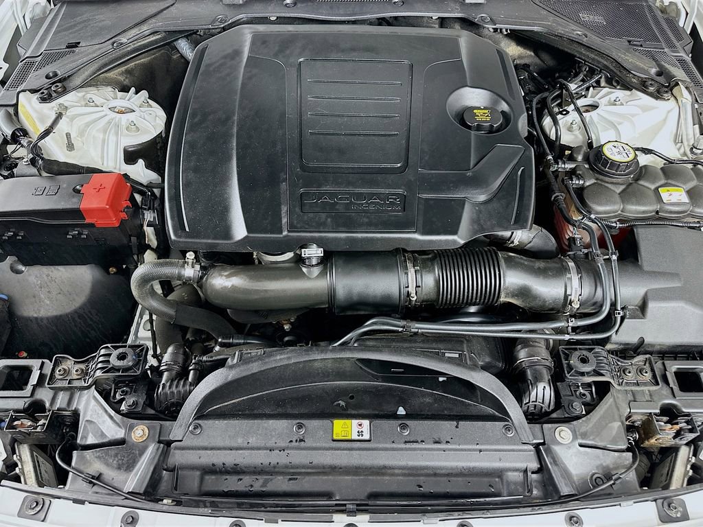 Used 2018 Jaguar XE R-Sport image 37