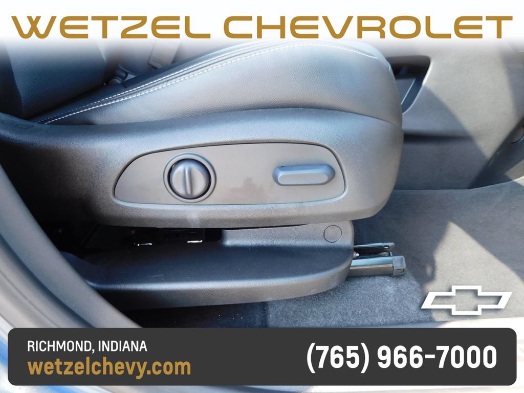 Used 2024 GMC Terrain SLT w/ Tech Package AWD/4WD image 19